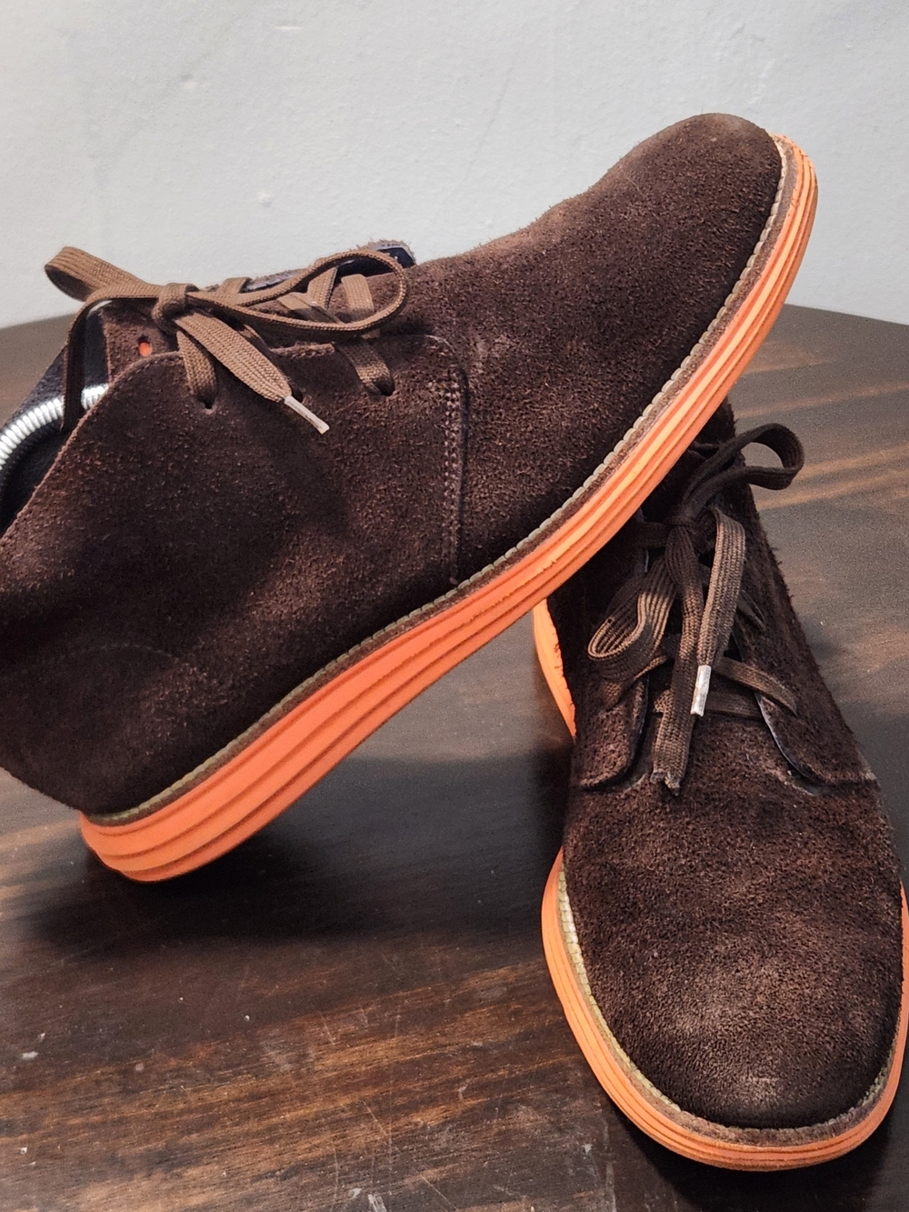 Cole Haan Lunargrand Chukka Boots Men’s 9 Brown Suede Orange Sole Luxury